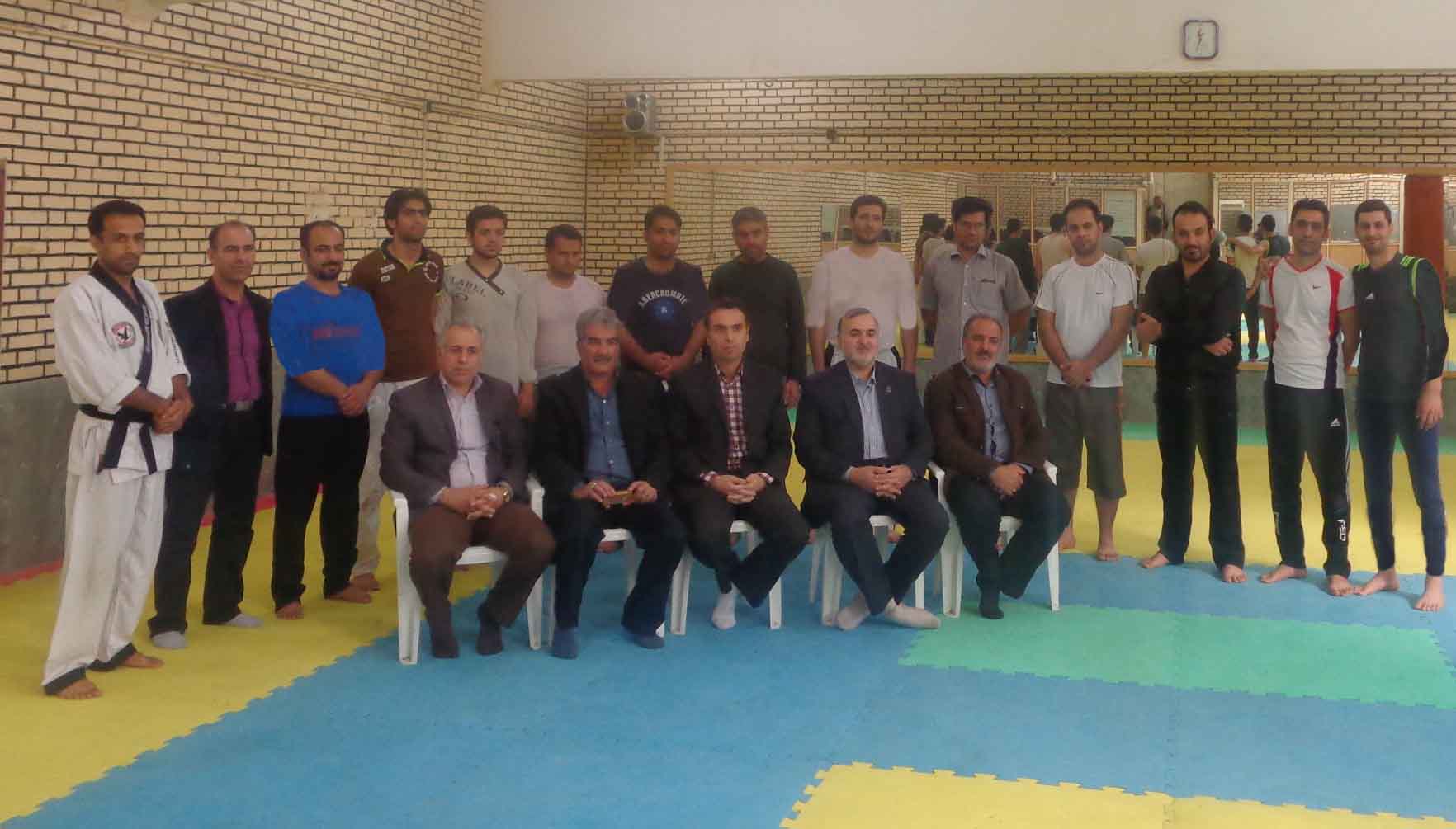 آموزش دفاع شخصی براي پرسنل مرکز فوریت های پزشکی کاشان